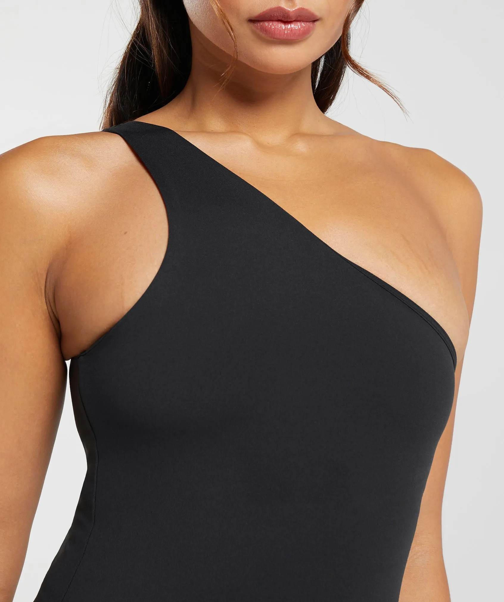 Gymshark Asymmetric Tank With Shelf - Black